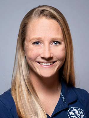 Kelly Cox headshot